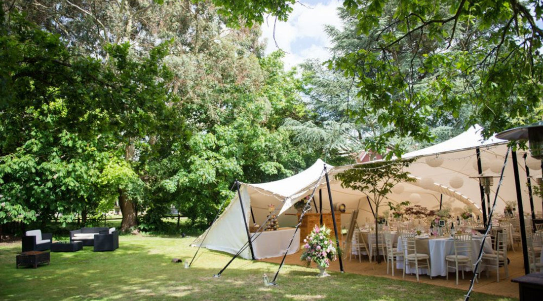 Wedding Planning For Summer Weddings: How To Beat The Heat And Keep Guests Comfortable - Cheese Wedding Cake Shop