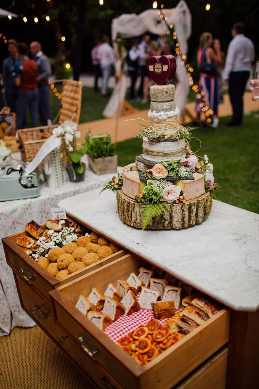 Choosing The Right Size Cheese Wedding Cake For Your Wedding - Cheese Wedding Cake Shop