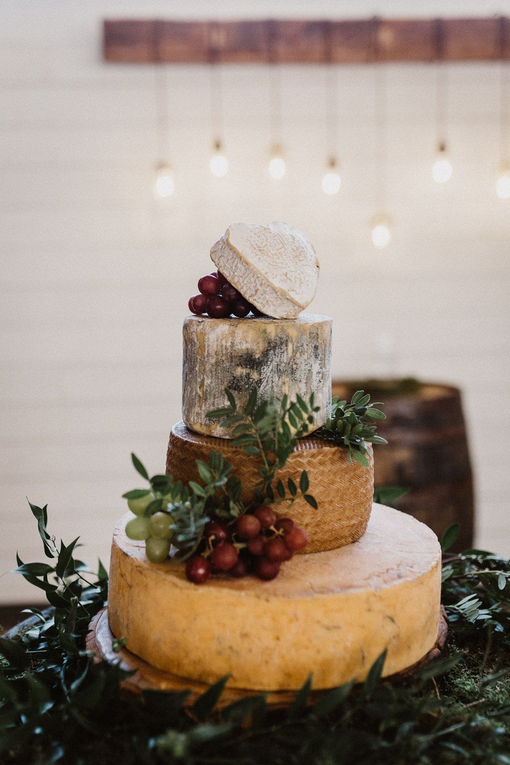 Wedding Planning Etiquette: The Do's And Don'ts Of Choosing A Cheese Wedding Cake - Cheese Wedding Cake shop