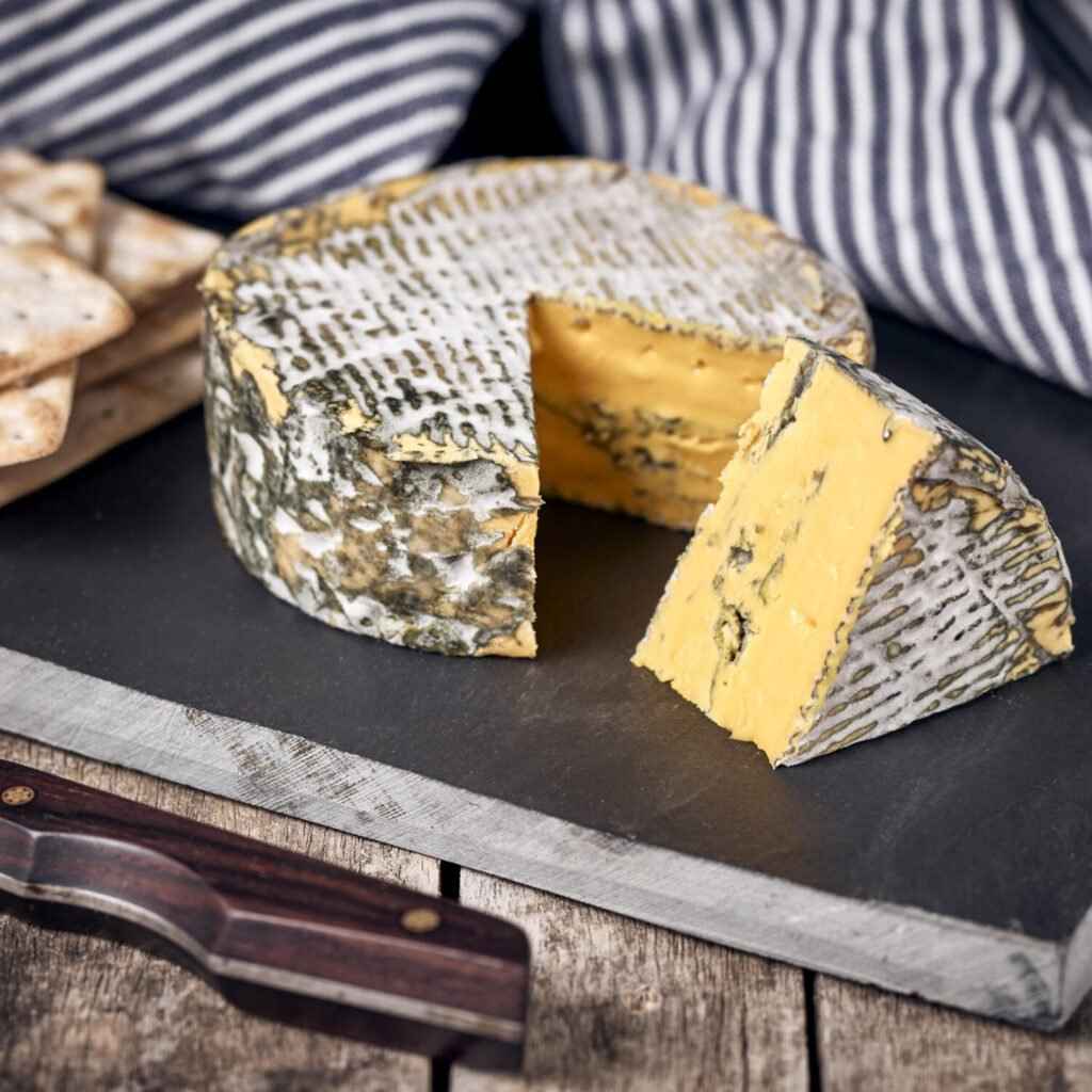 Hollie Cheese Wedding Cake