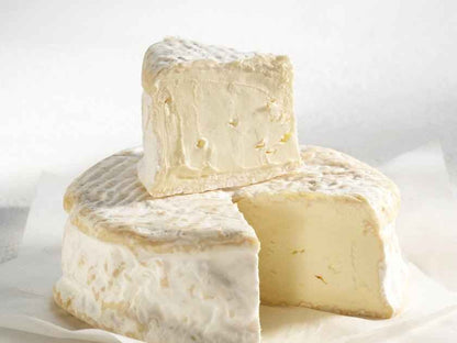 Jane Cheese Wedding Cake